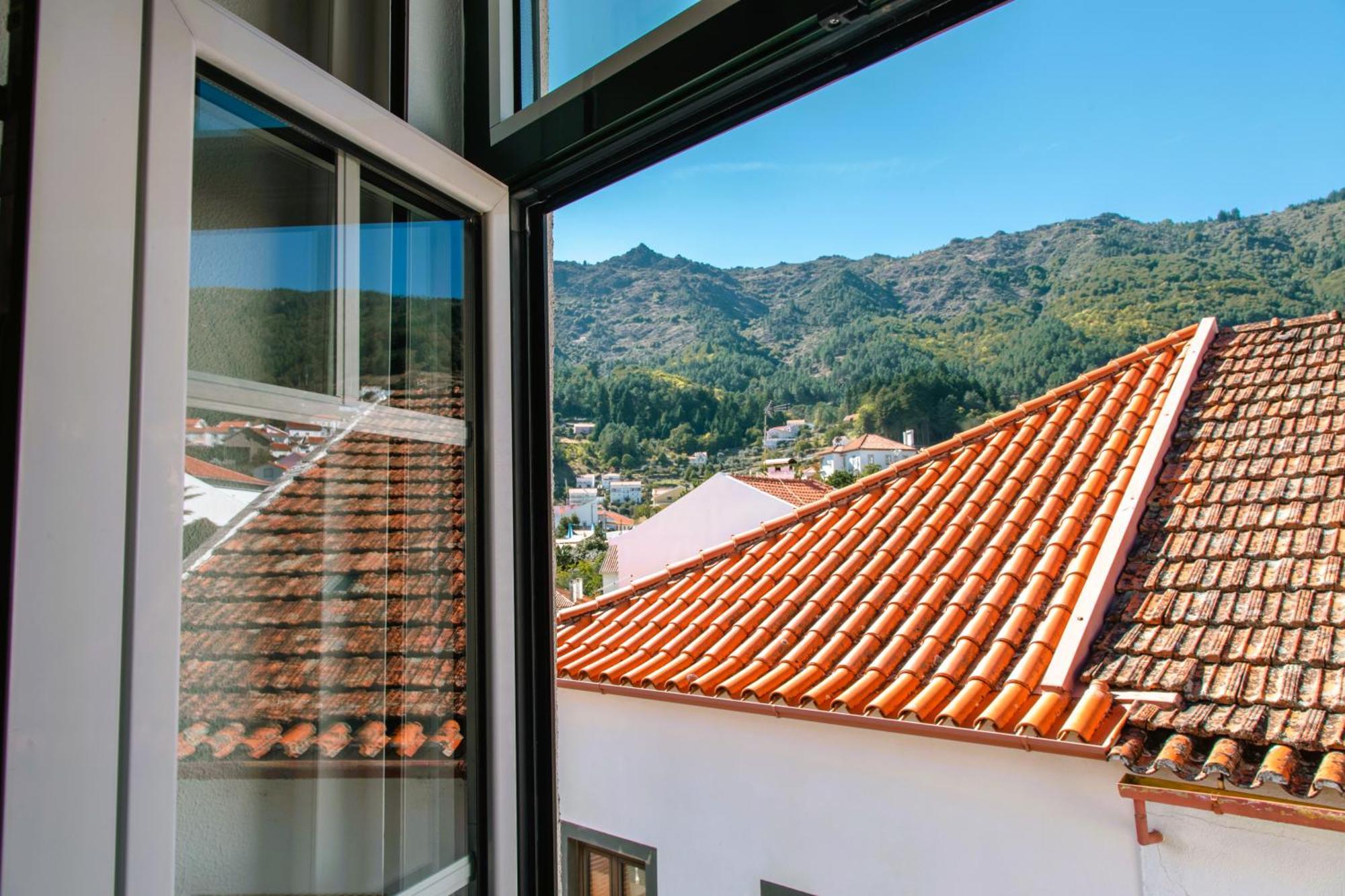 Arcadas Da Vila Manteigas Exteriér fotografie